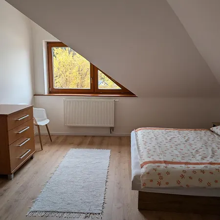 U Denyho Lägenhet *