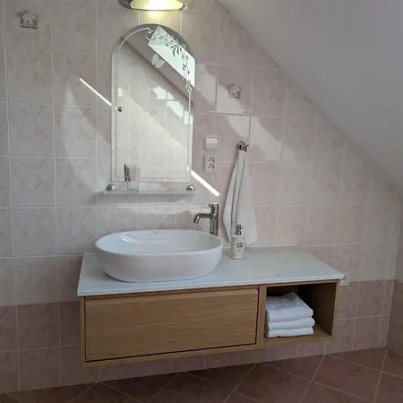 U Denyho Apartment