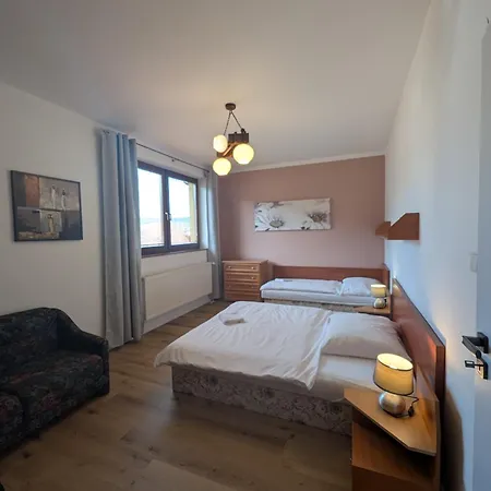 U Denyho Apartment *