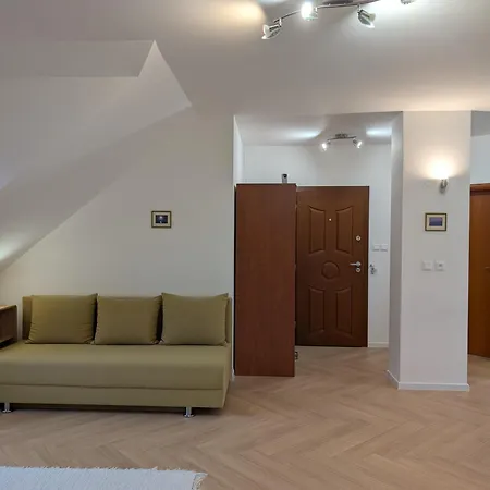 Lägenhet U Denyho *